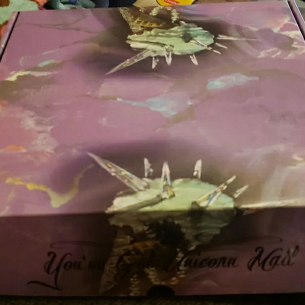 Unicom Cosmetics Bundle - Picture 5 of 6